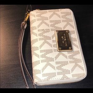 Michael Kors Jet Set Large Phone Case/Wallet
